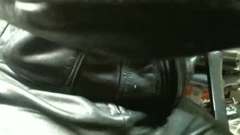 Snapshot of leathermotocross001 chatting on 12/18/25, 04:57 Leathermotocross online show from 12/18/25, 04:57