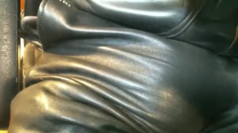 Snapshot of leathermotocross001 chatting on 02/10/26, 03:49 Leathermotocross online show from 02/10/26, 03:49