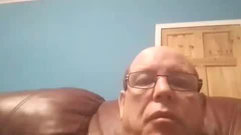 leatherpants68 online show from 11/16/25, 09:31