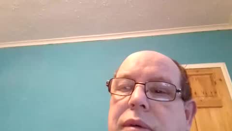 leatherpants68 online show from 12/22/25, 08:44