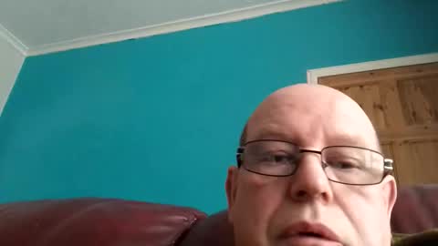leatherpants68 online show from 04/27/26, 03:32