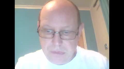 Snapshot of leatherpants68 chatting on 06/09/26, 09:37 leatherpants68 online show from 06/09/26, 09:37