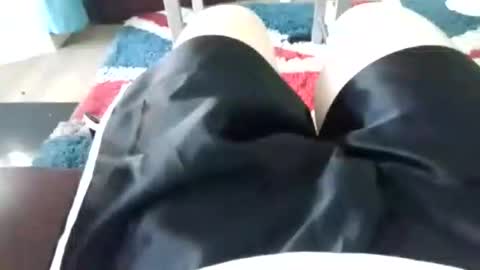 Snapshot of leatherpants68 chatting on 06/10/26, 06:40 leatherpants68 online show from 06/10/26, 06:40