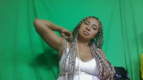 Snapshot of leatiana chatting on 02/15/26, 12:18 leatiana online show from 02/15/26, 12:18