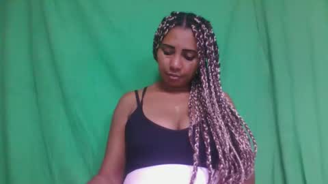 Snapshot of leatiana chatting on 02/15/26, 11:19 leatiana online show from 02/15/26, 11:19