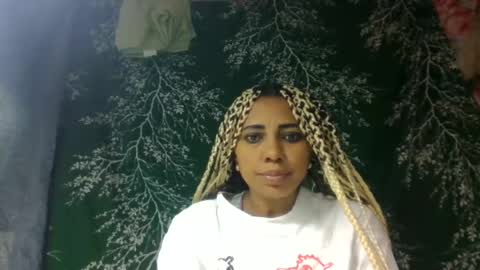 Snapshot of leatianaa chatting on 06/25/26, 05:12 leatianaa online show from 06/25/26, 05:12