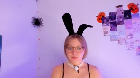 Ellie online show from 12/04/25, 04:22