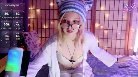 Snapshot of lee_ex chatting on 11/23/25, 01:05 Lee ex online show from 11/23/25, 01:05