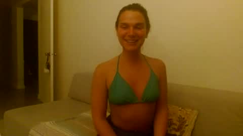 Snapshot of leelaluna chatting on 06/14/26, 04:25 leela luna online show from 06/14/26, 04:25