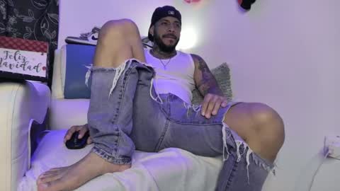 leenar_key online show from 01/28/25, 02:21