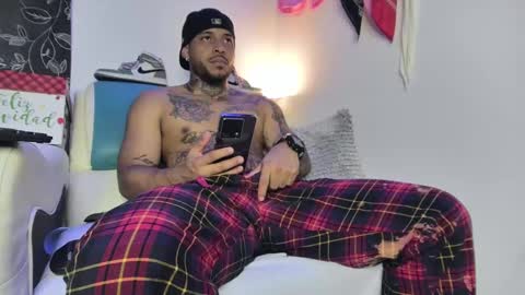 leenar_key online show from 02/19/25, 06:00