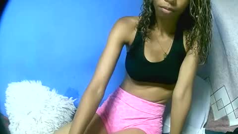 Snapshot of leeromi chatting on 02/19/26, 02:46 leeromi online show from 02/19/26, 02:46