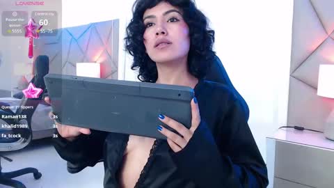 Snapshot of leethompson_ chatting on 02/26/25, 04:56 Leet online show from 02/26/25, 04:56