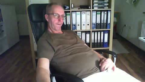 Dave online show from 10/22/25, 06:07