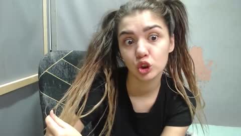 Liya online show from 11/18/25, 05:01