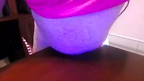 leglvr123 online show from 11/07/25, 12:27