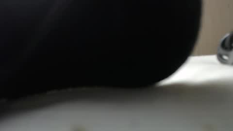 Snapshot of legstrong chatting on 02/07/25, 11:12 legstrong online show from 02/07/25, 11:12