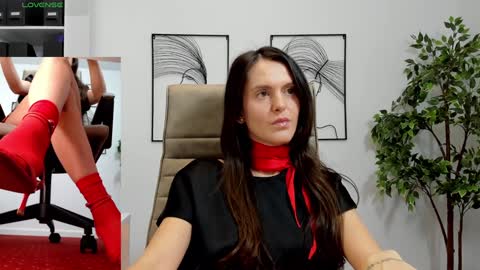 Elle  online show from 12/06/24, 01:22