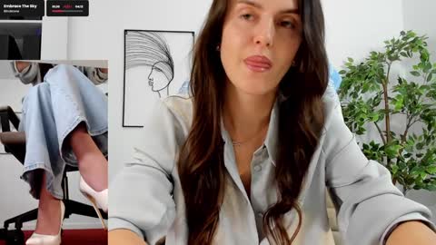 Elle  online show from 01/30/25, 01:53