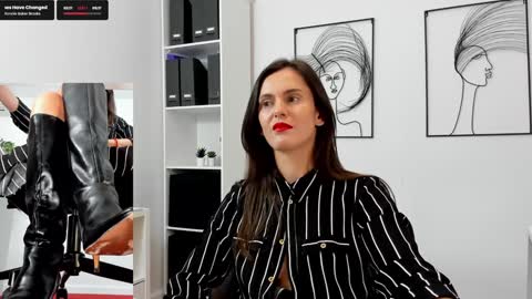 Elle  online show from 03/10/25, 11:21