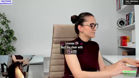 Elle  online show from 04/21/26, 07:03