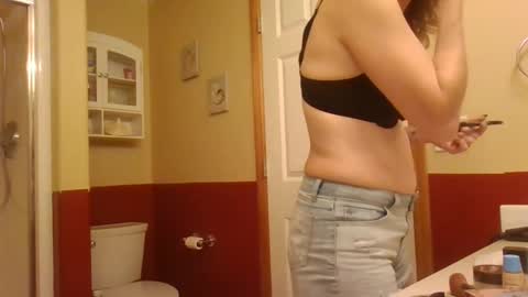 Snapshot of legzbailey chatting on 09/23/25, 02:03 taylor babe1 online show from 09/23/25, 02:03