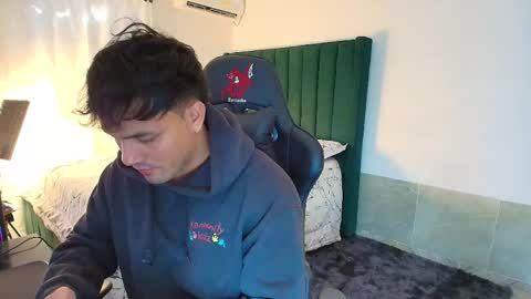  Lei  online show from 12/20/25, 07:10