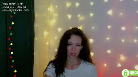 Snapshot of leia_bell chatting on 07/11/26, 07:38 hey Im Leia and I love rock online show from 07/11/26, 07:38