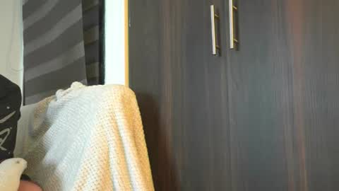 Snapshot of leiaah__ chatting on 07/02/26, 03:23 Leah online show from 07/02/26, 03:23