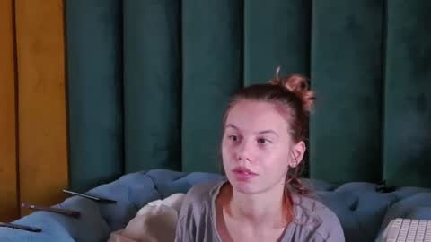 leiahux online show from 07/18/26, 05:44