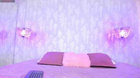 LEIGH ANGELS online show from 02/09/26, 09:41