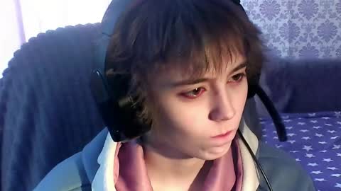 Snapshot of leigharedcross chatting on 02/13/26, 06:20 Viola online show from 02/13/26, 06:20