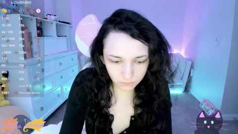 Leighla online show from 10/29/25, 01:19