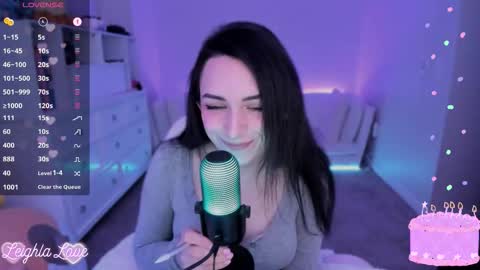 Leighla online show from 11/18/25, 04:06