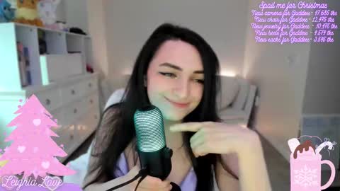 Leighla online show from 12/15/25, 06:56