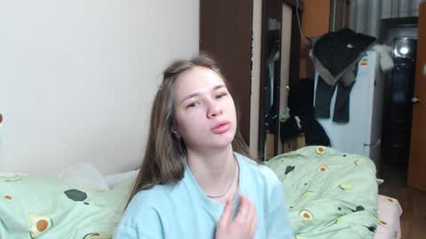 leila_bambi_ online show from 12/31/24, 04:38