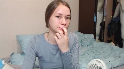 leila_bambi_ online show from 02/19/25, 05:16