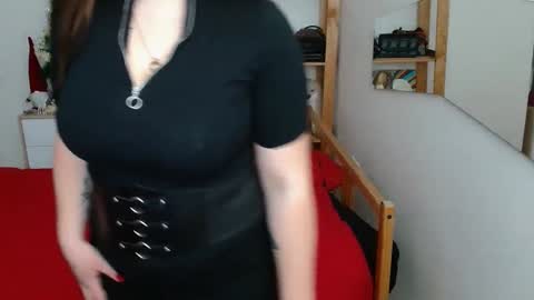 Leila online show from 02/01/25, 01:51