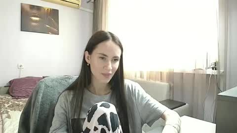 Snapshot of leila_monaco chatting on 09/08/25, 03:11 Leila online show from 09/08/25, 03:11
