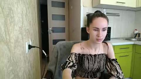 Snapshot of leila_monaco chatting on 09/20/25, 10:16 Leila online show from 09/20/25, 10:16