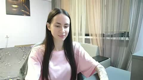 Snapshot of leila_monaco chatting on 10/14/25, 06:09 Leila online show from 10/14/25, 06:09