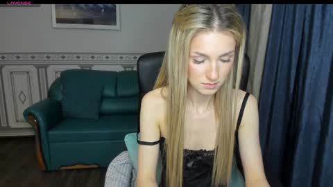 Snapshot of leila_morriss chatting on 12/09/24, 01:18 Leila Morriss online show from 12/09/24, 01:18