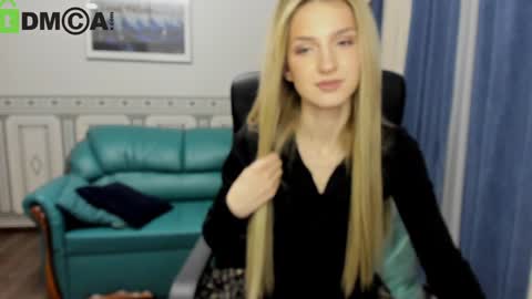 Snapshot of leila_morriss chatting on 12/15/24, 01:57 Leila Morriss online show from 12/15/24, 01:57