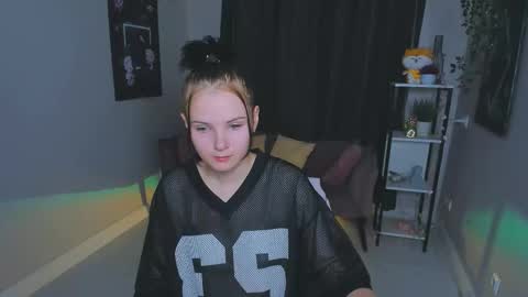 Snapshot of leila_xxbaby chatting on 09/09/25, 12:26 Leila online show from 09/09/25, 12:26