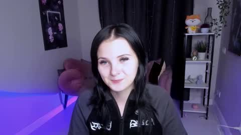Snapshot of leila_xxbaby chatting on 09/24/25, 12:19 Leila online show from 09/24/25, 12:19