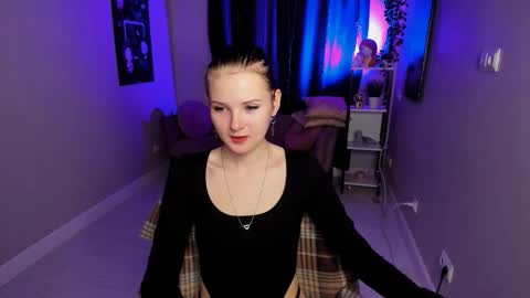 Snapshot of leila_xxbaby chatting on 10/11/25, 05:39 Leila online show from 10/11/25, 05:39