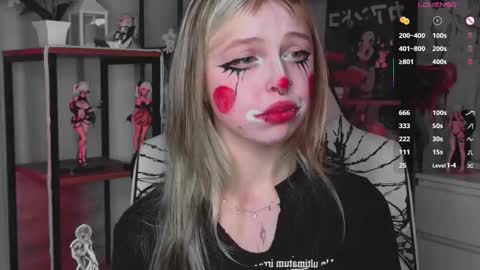 Leila online show from 09/21/25, 04:03