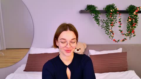 Snapshot of leilalawson chatting on 02/07/25, 07:50 LeilaLawson online show from 02/07/25, 07:50