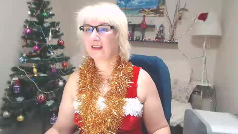 Leila Kinky online show from 12/25/24, 04:33
