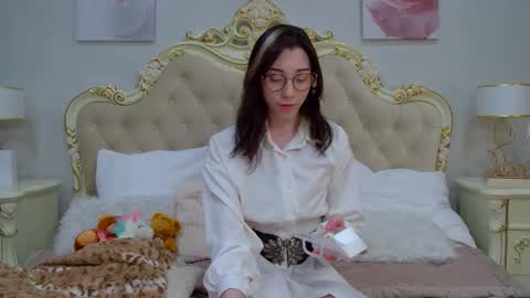 LeilaTaylors online show from 03/19/26, 05:33